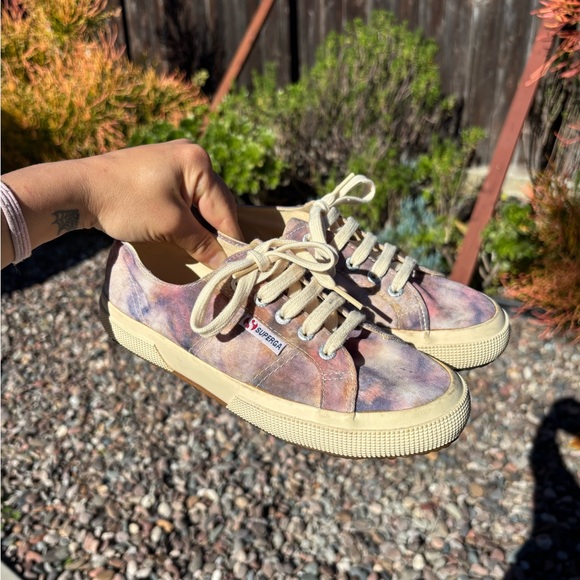 Shoes - Picture 8 of 9